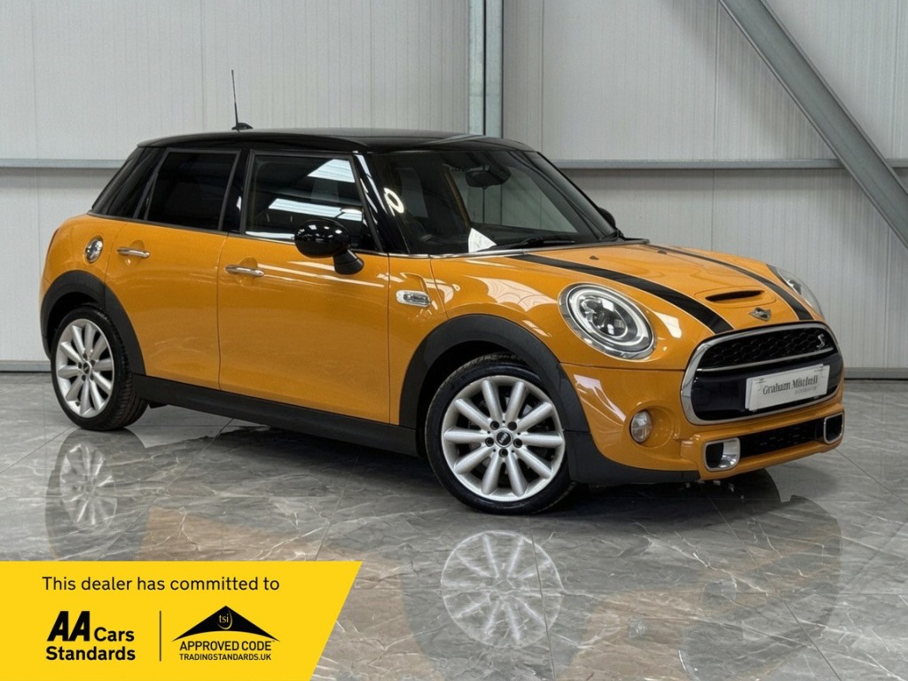 2015 MINI HATCH